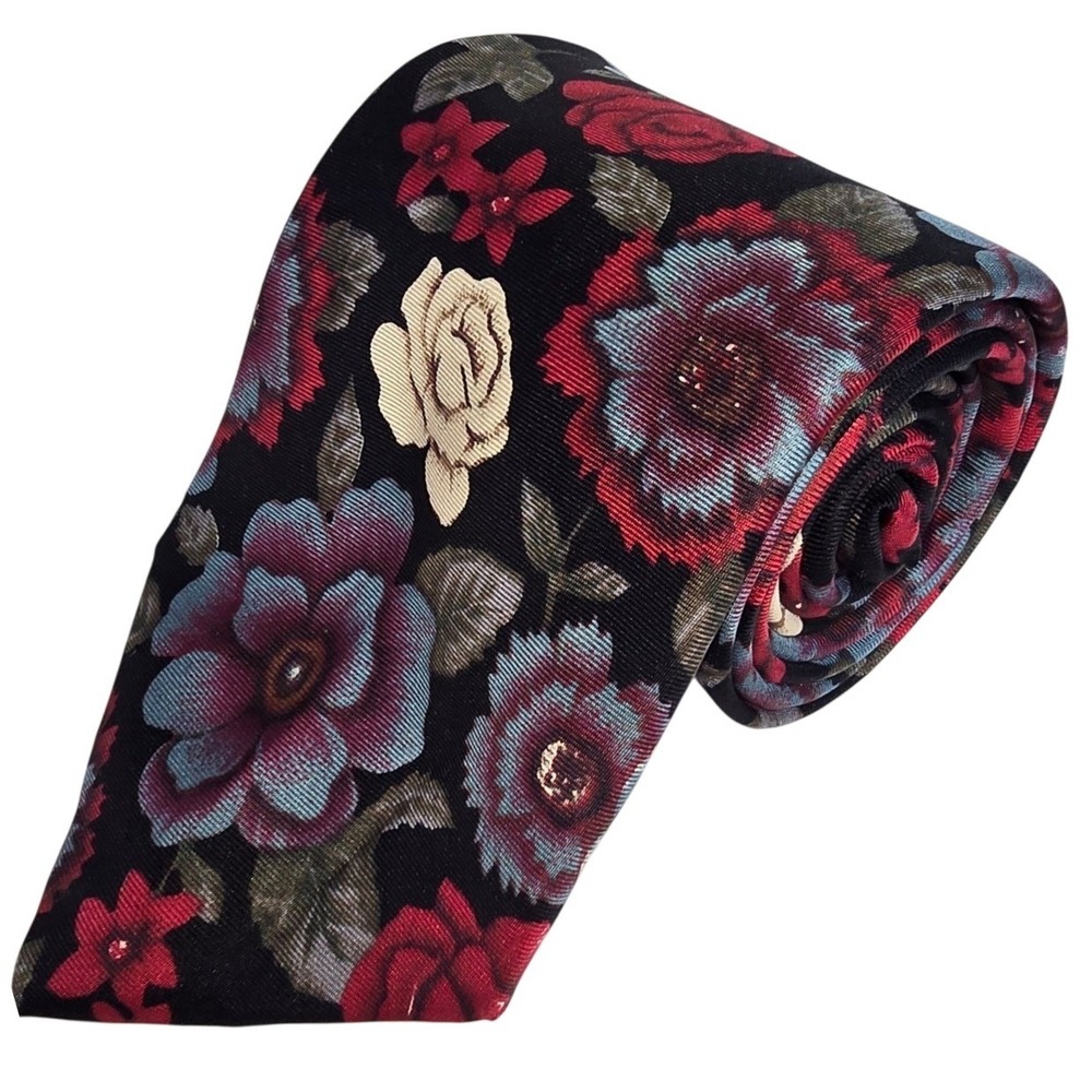 VINTAGE  Black‎ with Roses Woodward Tie100% Italian Silk Made in U.S.A.